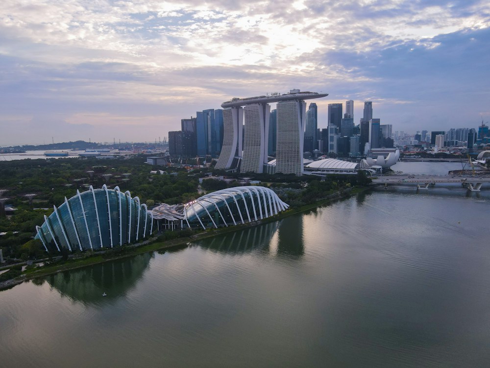 Singapore — A dynamic city where culture, food and modernity meet.